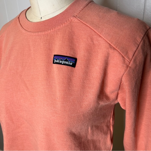 Patagonia salmon color cropped sweatshirt - Picture 3 of 5